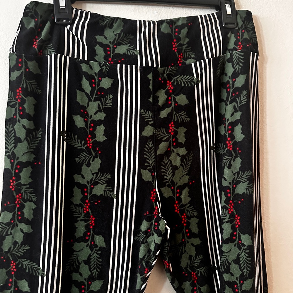LuLaRoe Black and Green Leggings with Red Accents